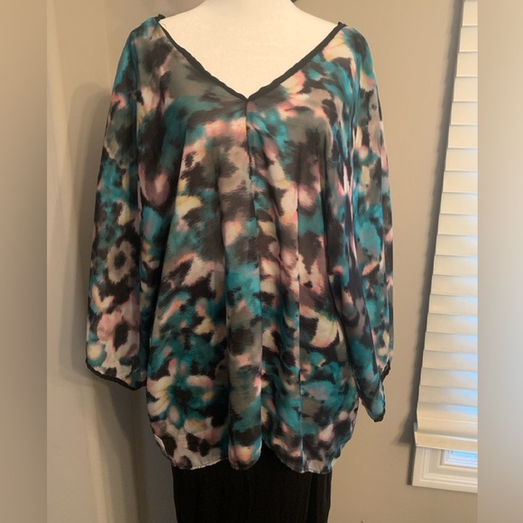Women’s Large Sheer Colorful Black Top, Preloved, Wide Qtr sleeve, V neck & back - Picture 1 of 7